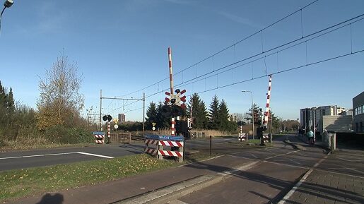 Voorlopig geen maatregelen voor storingen bij spoorwegovergang Willem Dreesweg
