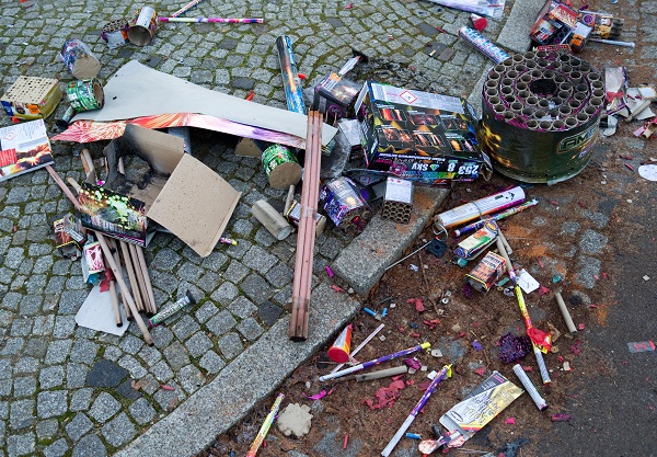 Roosendaalse wijkagenten vinden professioneel vuurwerk in wijk Tolberg