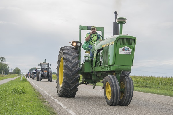 Trots overheerst op kletsnatte Boerendag in Woensdrecht
