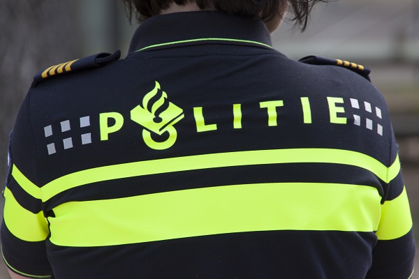 Verwarde man gearresteerd voor vernieling van verlichting aan het huis van onbekenden.