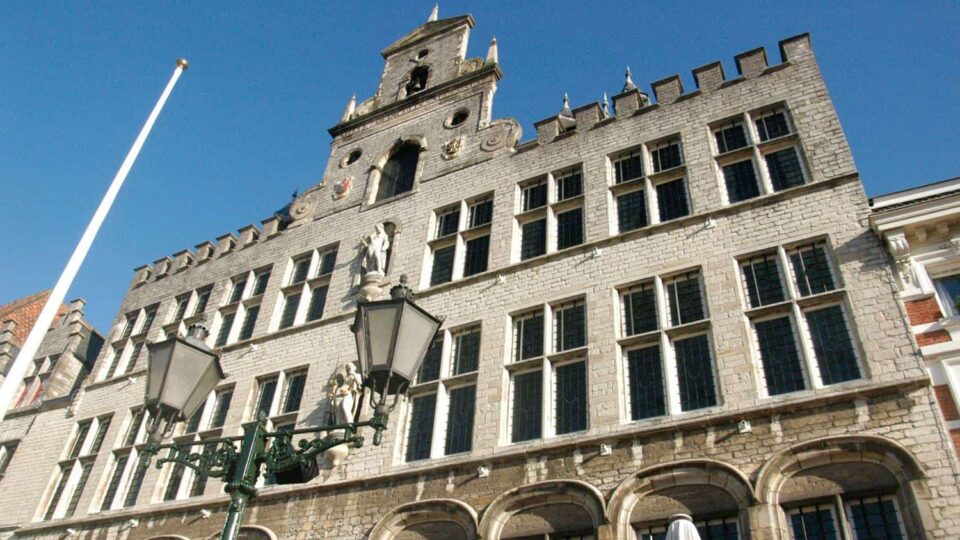 Bergse raad wil geen leeftijdsverlaging voor commissies: ‘Jeugd niet in het diepe gooien’