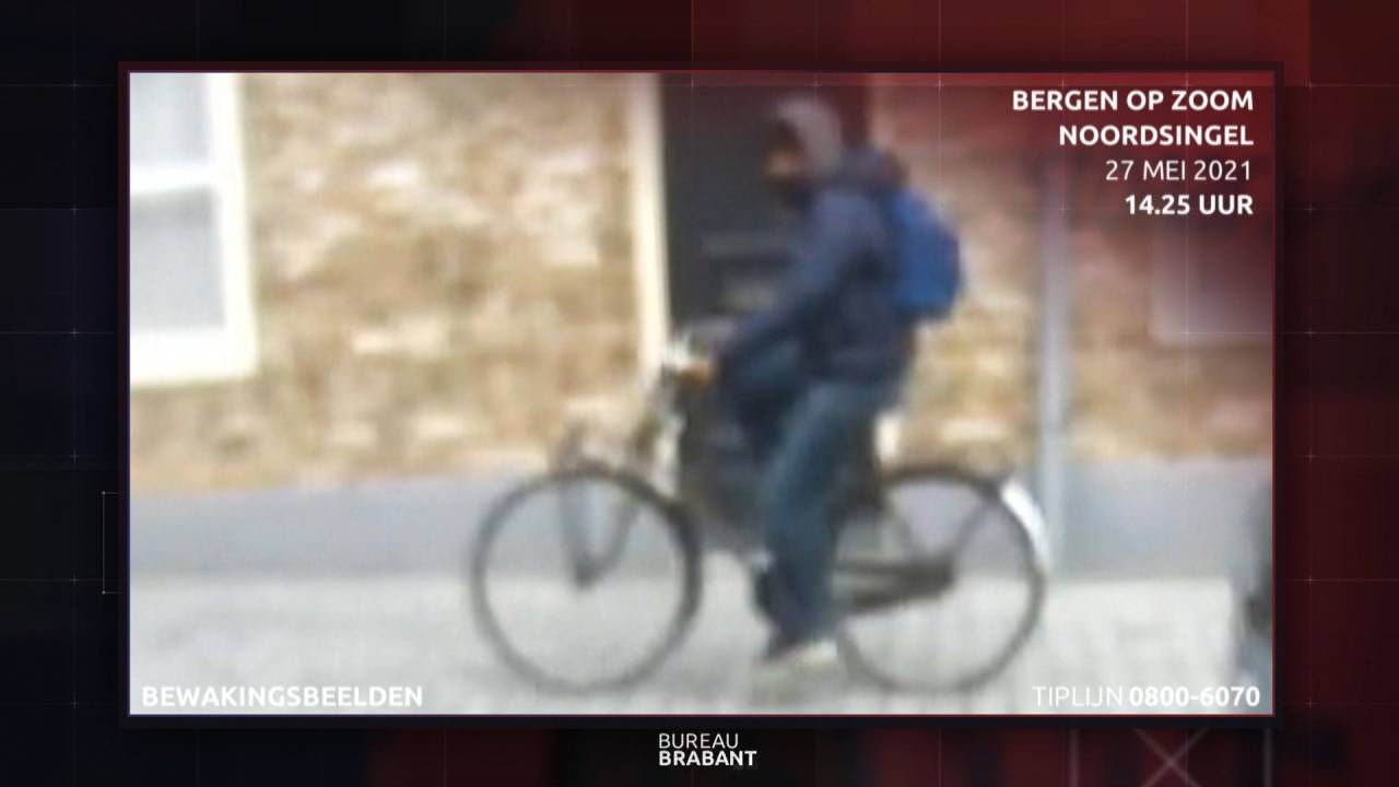 Deze overvaller vluchtte op een omafiets met de buit in een Aldi-tas.