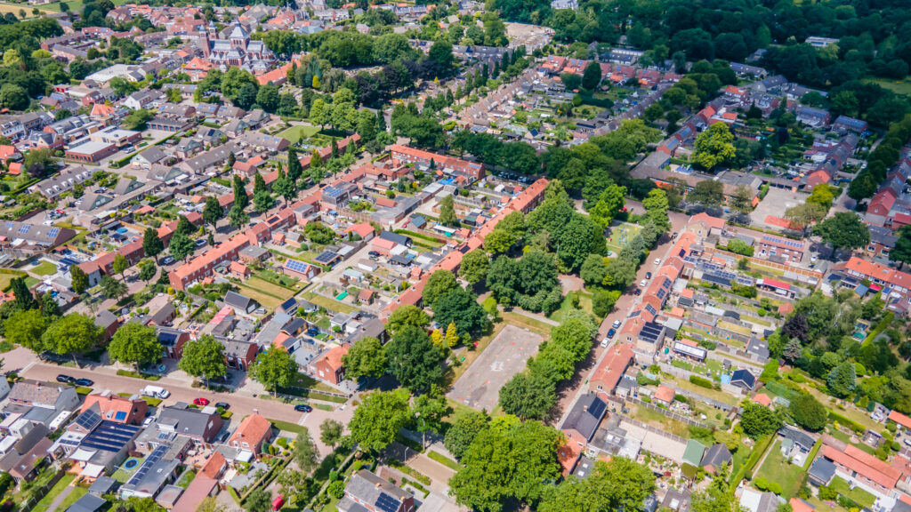 Bomen op Sint Maartensplein in Halsteren kunnen toch blijven staan