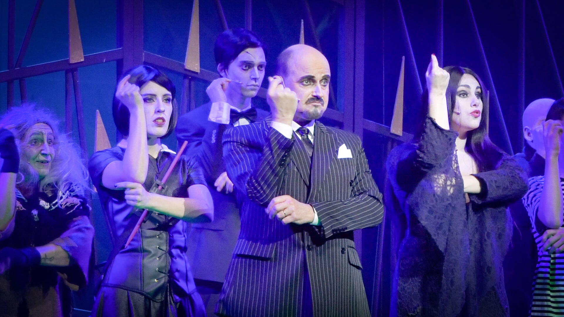Stichting BOV speelt 'The Adams Family' met dubbele cast VIDEO