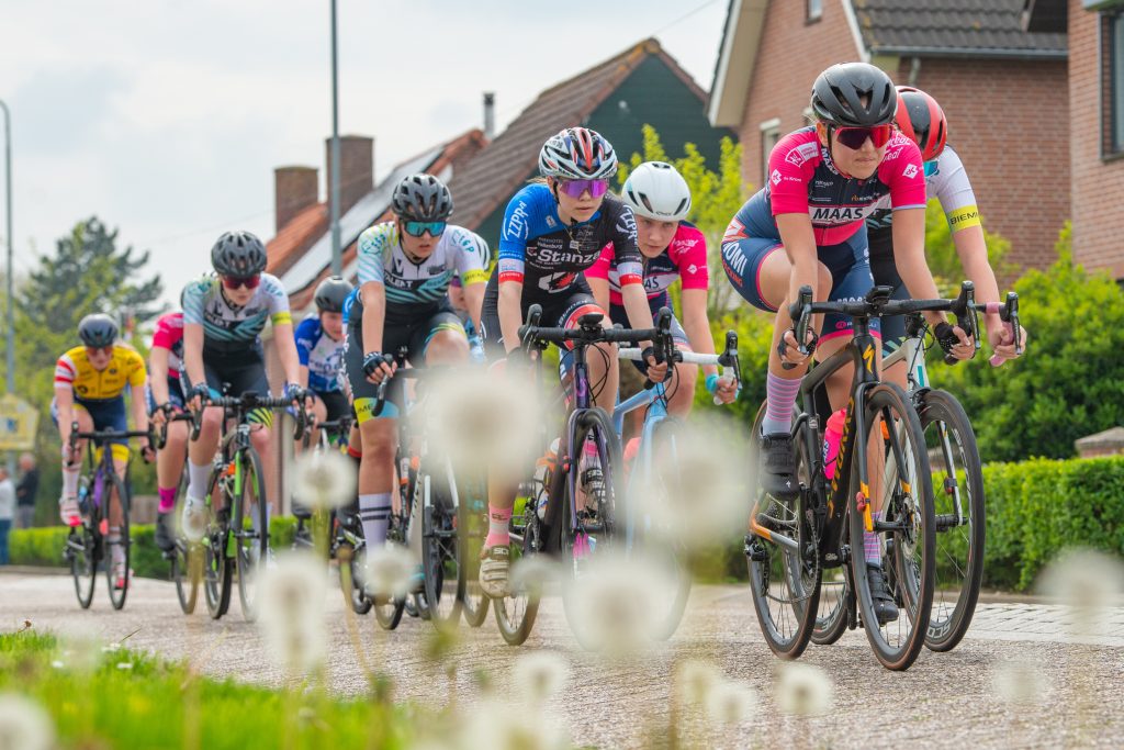 Internationale deelnemers bij de 74ste Ronde van Standdaarbuiten