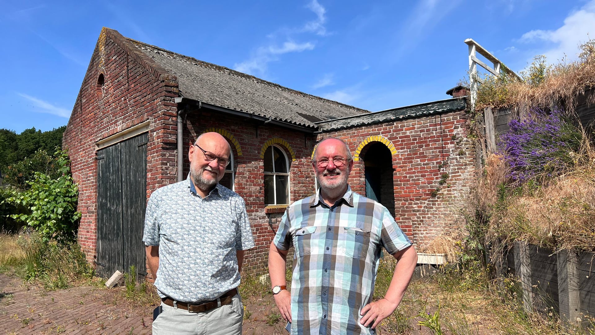 Motorhuis achter de molen in Nispen wordt bezoekerscentrum