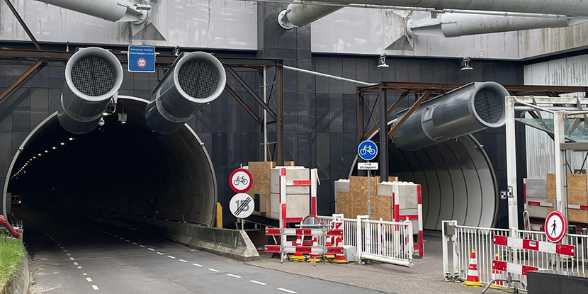 Wegafsluiting Zevenbergschen Hoek om sluipverkeer tegen te gaan tijdens afsluiting Heinenoordtunnel