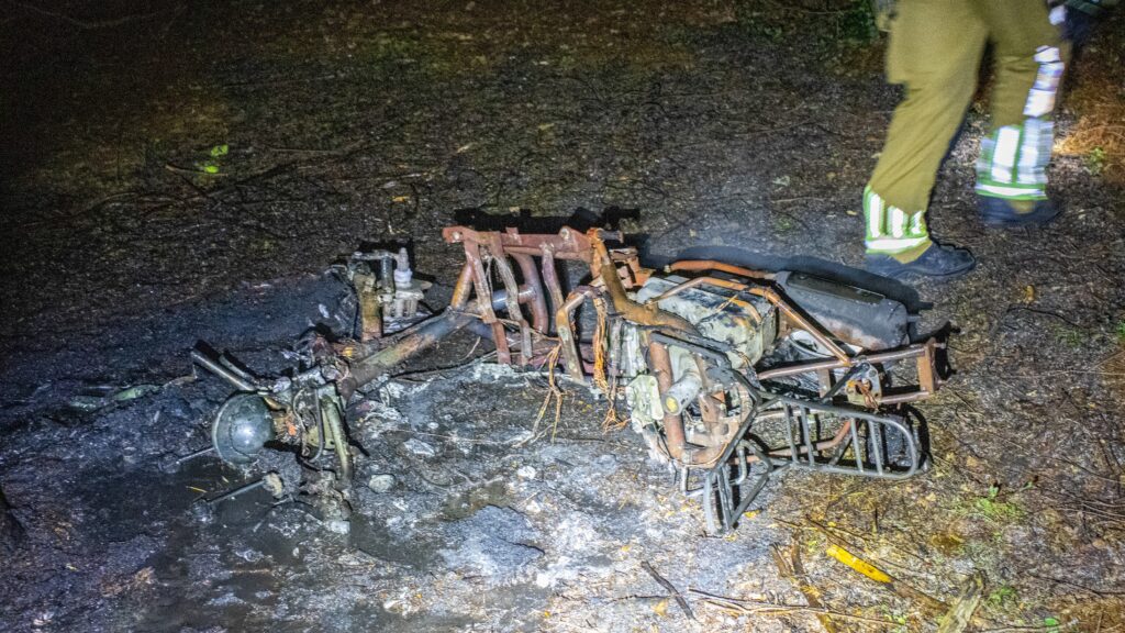 Scooter uitgebrand in Bergen op Zoom, waarschijnlijk aangestoken