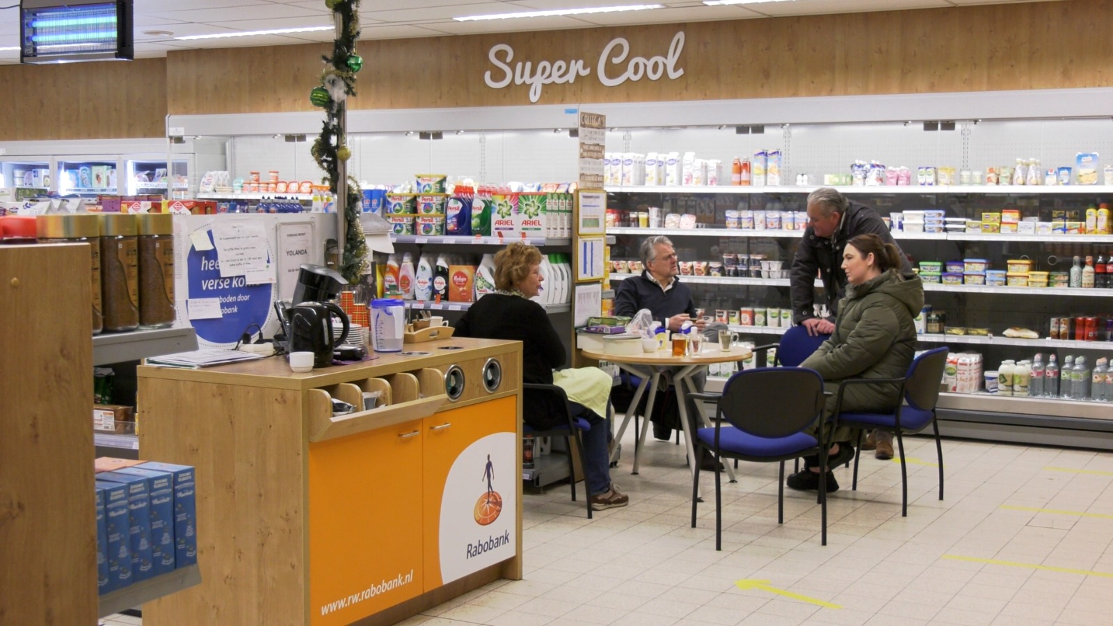 Super de Buurt in Heerle draait al 10 jaar door vrijwilligers: 'Zij