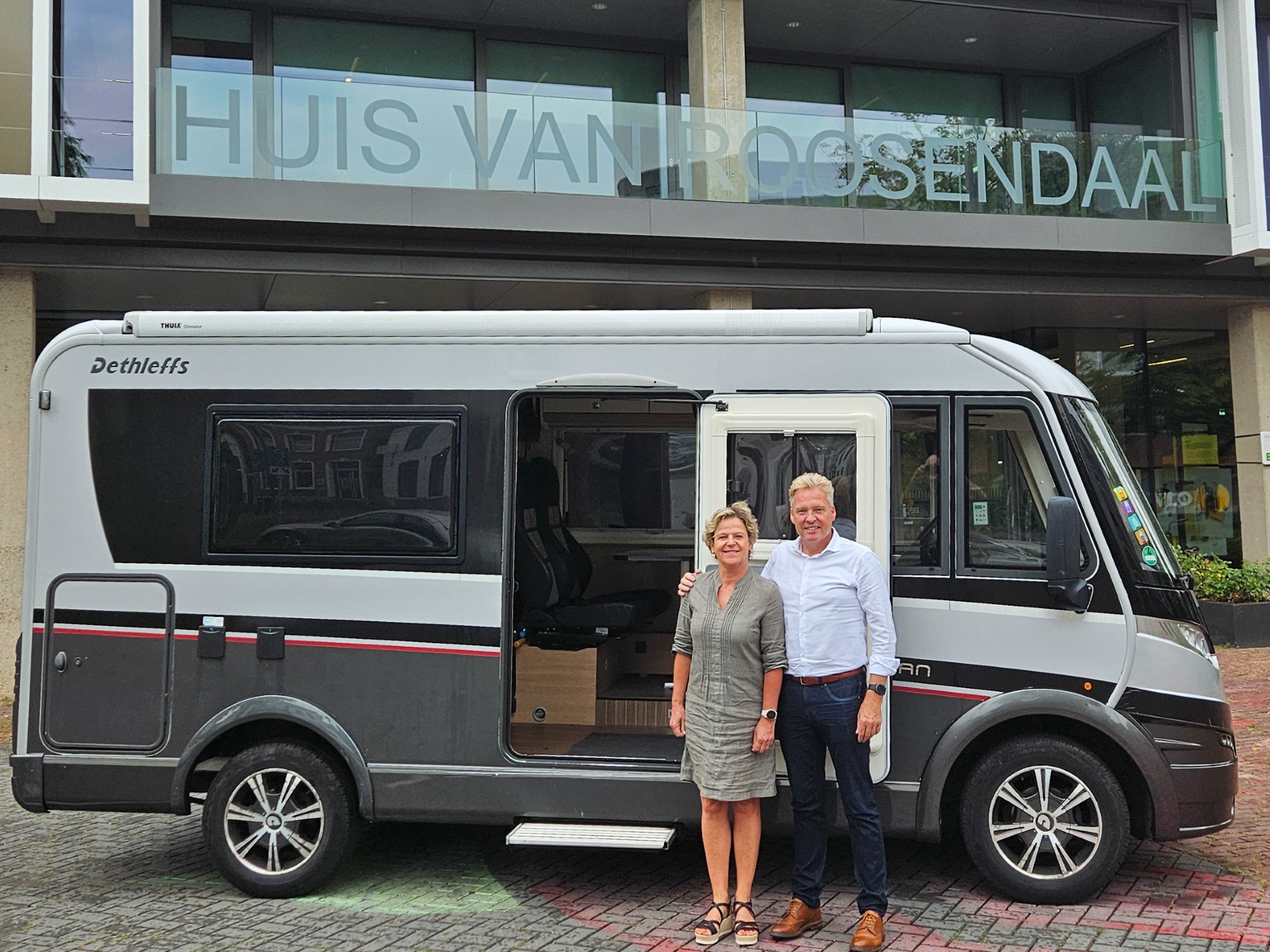 Burgemeester Mark Buijs doet een rondje Roosendaal met de camper