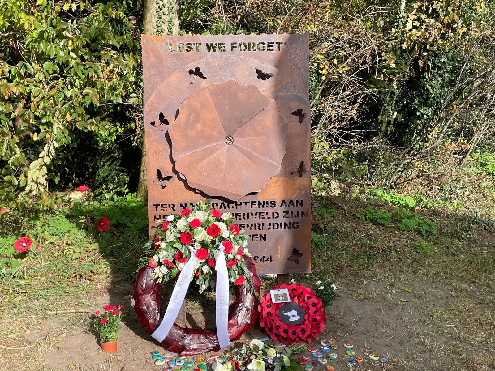 Nieuw bevrijdingsmonument onthuld aan de Honingbossenweg bij Nispen