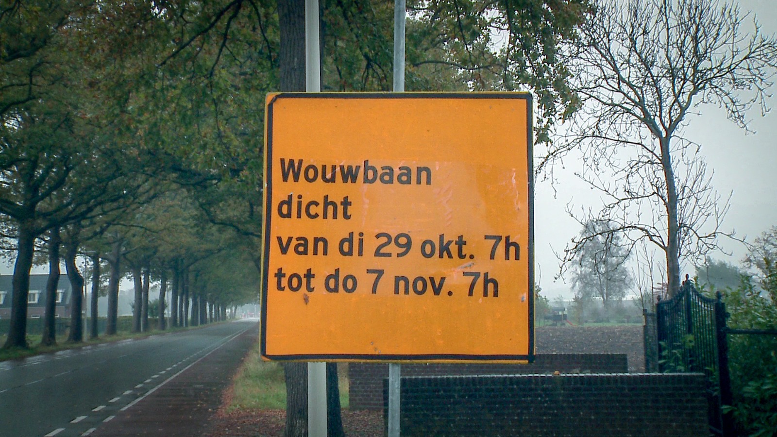 Kruispunt op Wouwbaan afgesloten vanwege asfaltwerkzaamheden