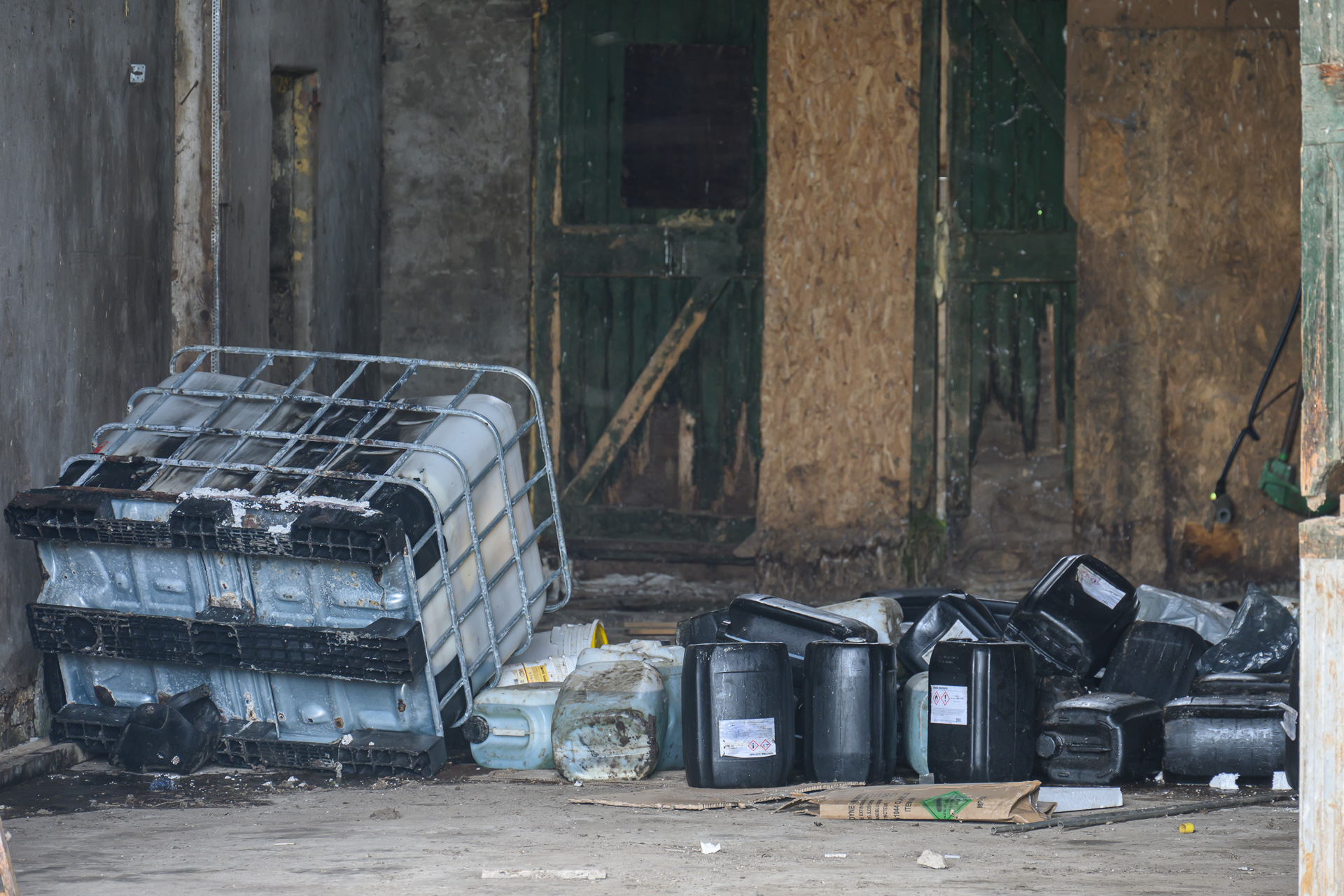 Inval bij huis en schuur in buitengebied Langeweg