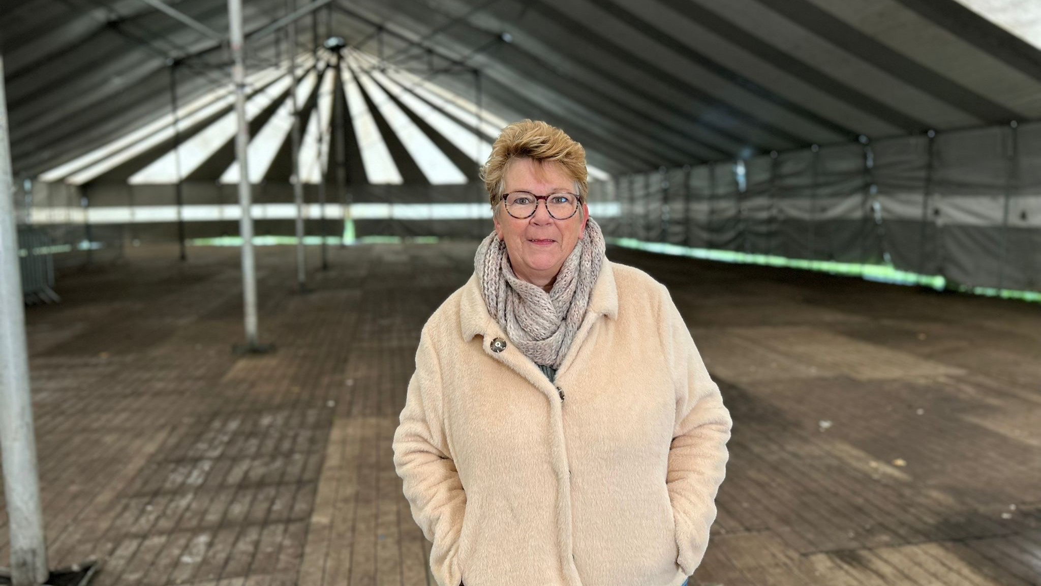 Anita van de Rapsodies over ‘haar’ polderparty: ‘Klein begonnen, dit is de limit’