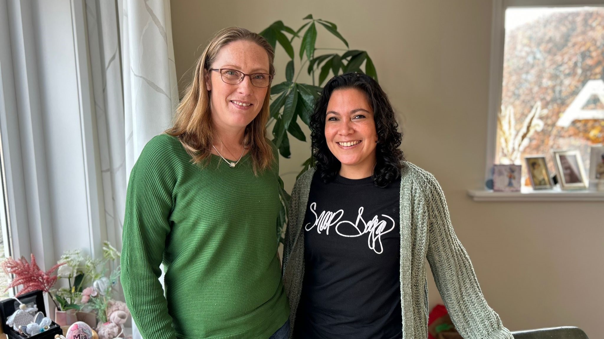 Dorinda en Sijarina herdenken op WereldLichtjesDag hun overleden dochters