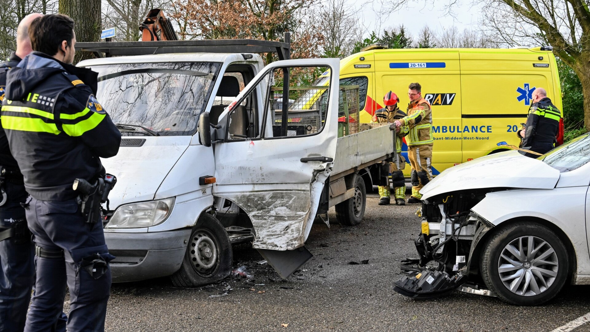 Bestuurder gewond bij botsing in Sprundel