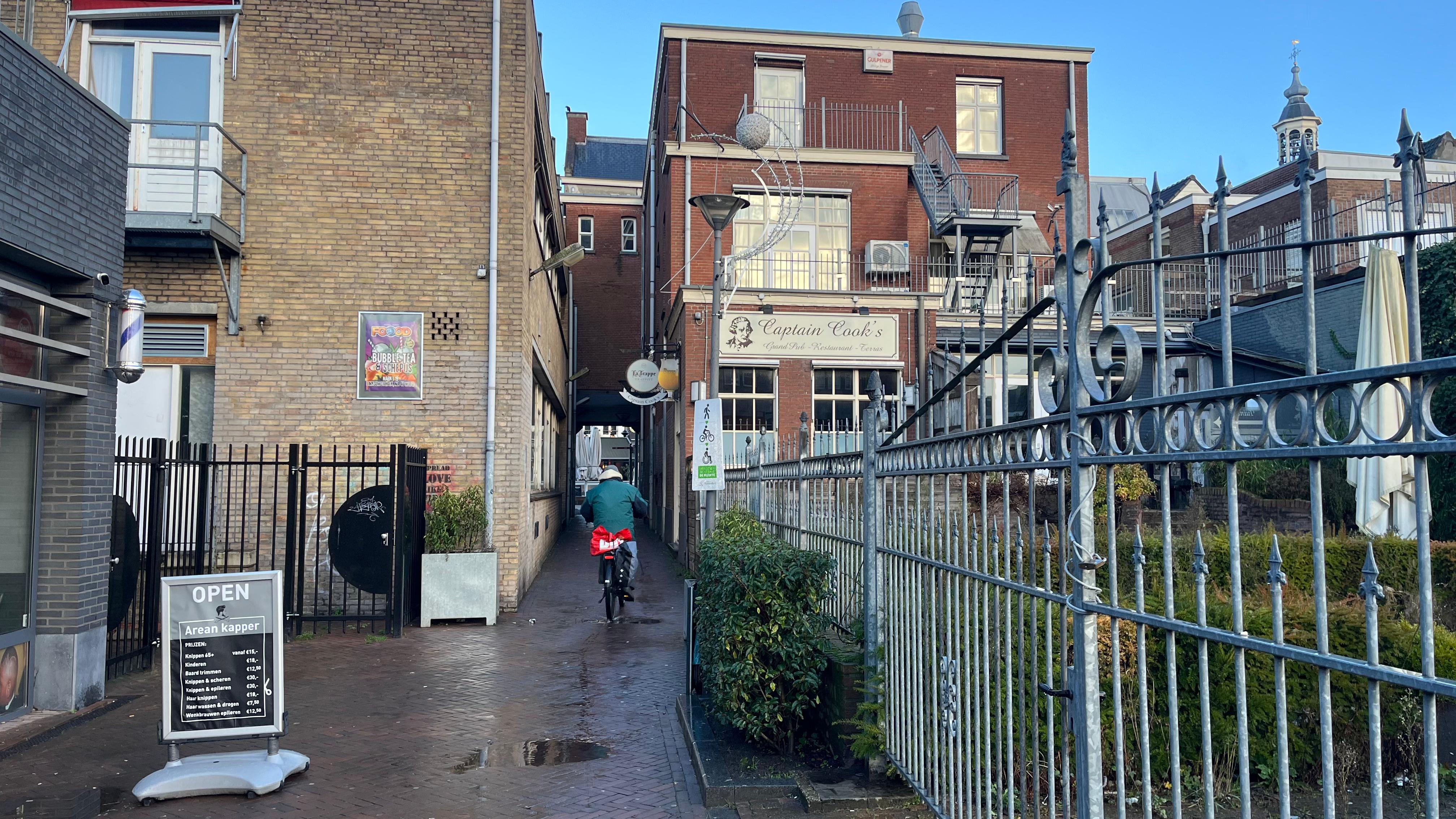 CDA en VVD willen meer handhaving op fietsverbod Tussen de Markten