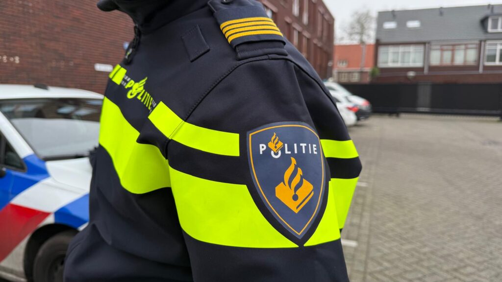 Vrouw rijdt met lekke band 45 km/u over A58 bij Etten-Leur
