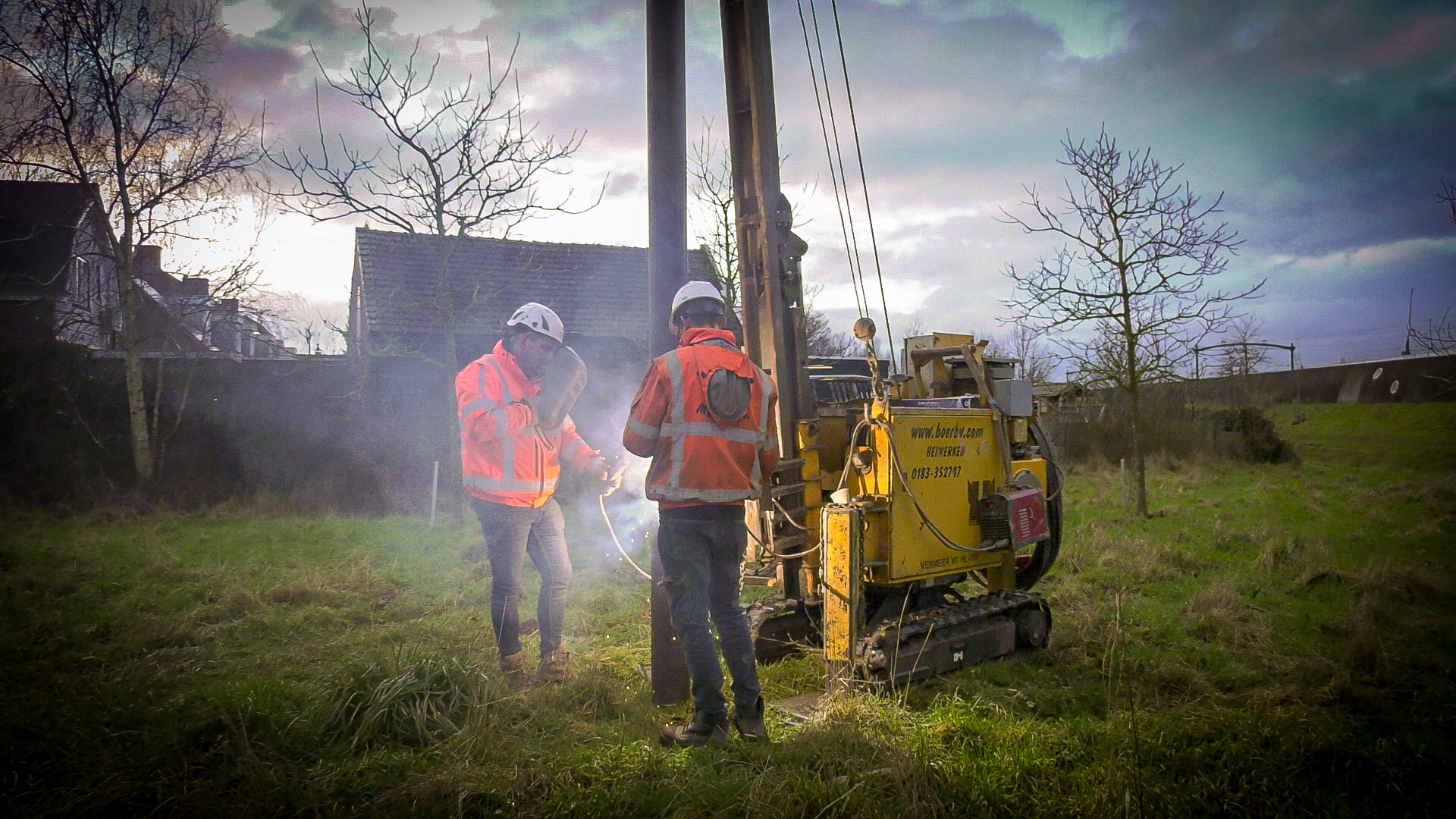 Verhuizing Moerdijkse Mariakapel van start: eerste palen geslagen