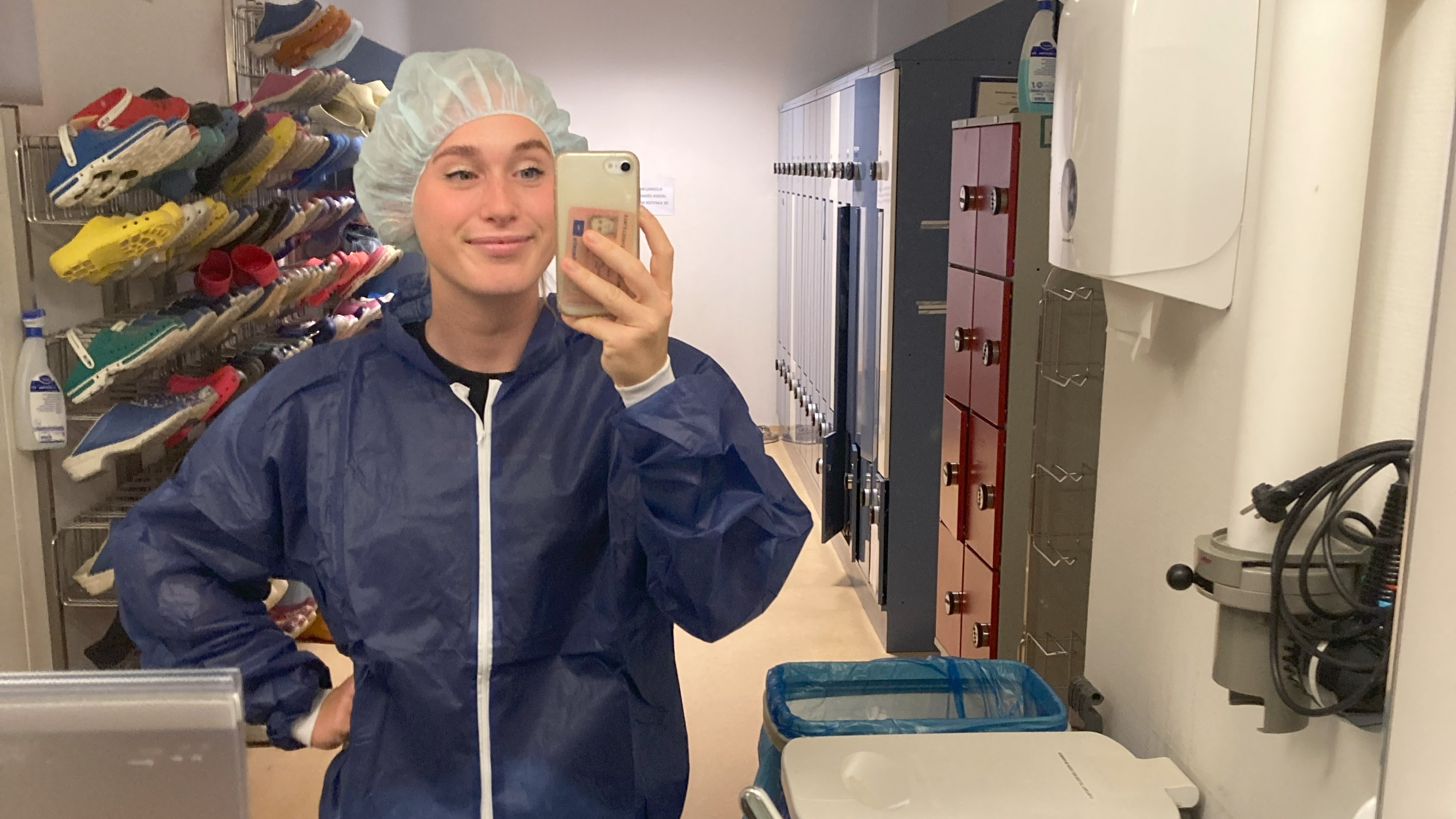 Voor haar studie loopt Alysha coschappen in het ziekenhuis.