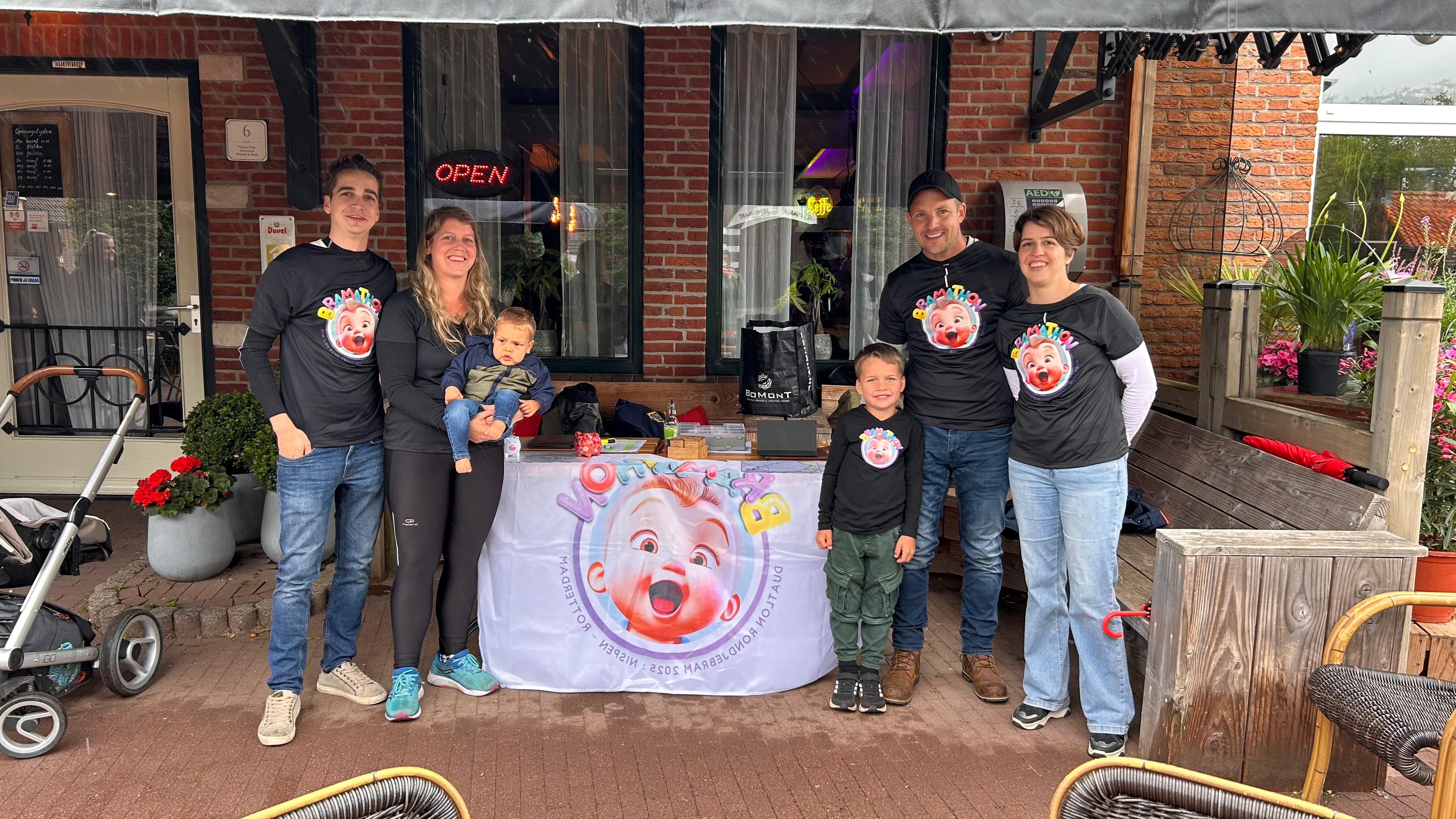 Hun zoontje werd te vroeg geboren en nu halen Giel en Chantal geld op voor andere prematuur kindjes