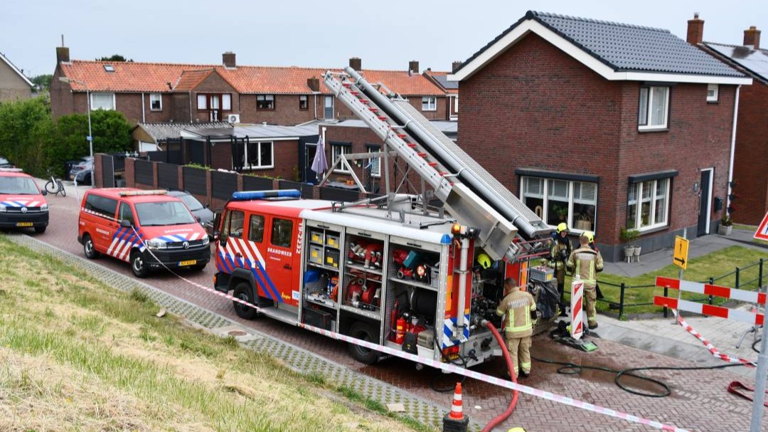 Woningbrand in Sint Philipsland: Persoon nagekeken, kittens gered