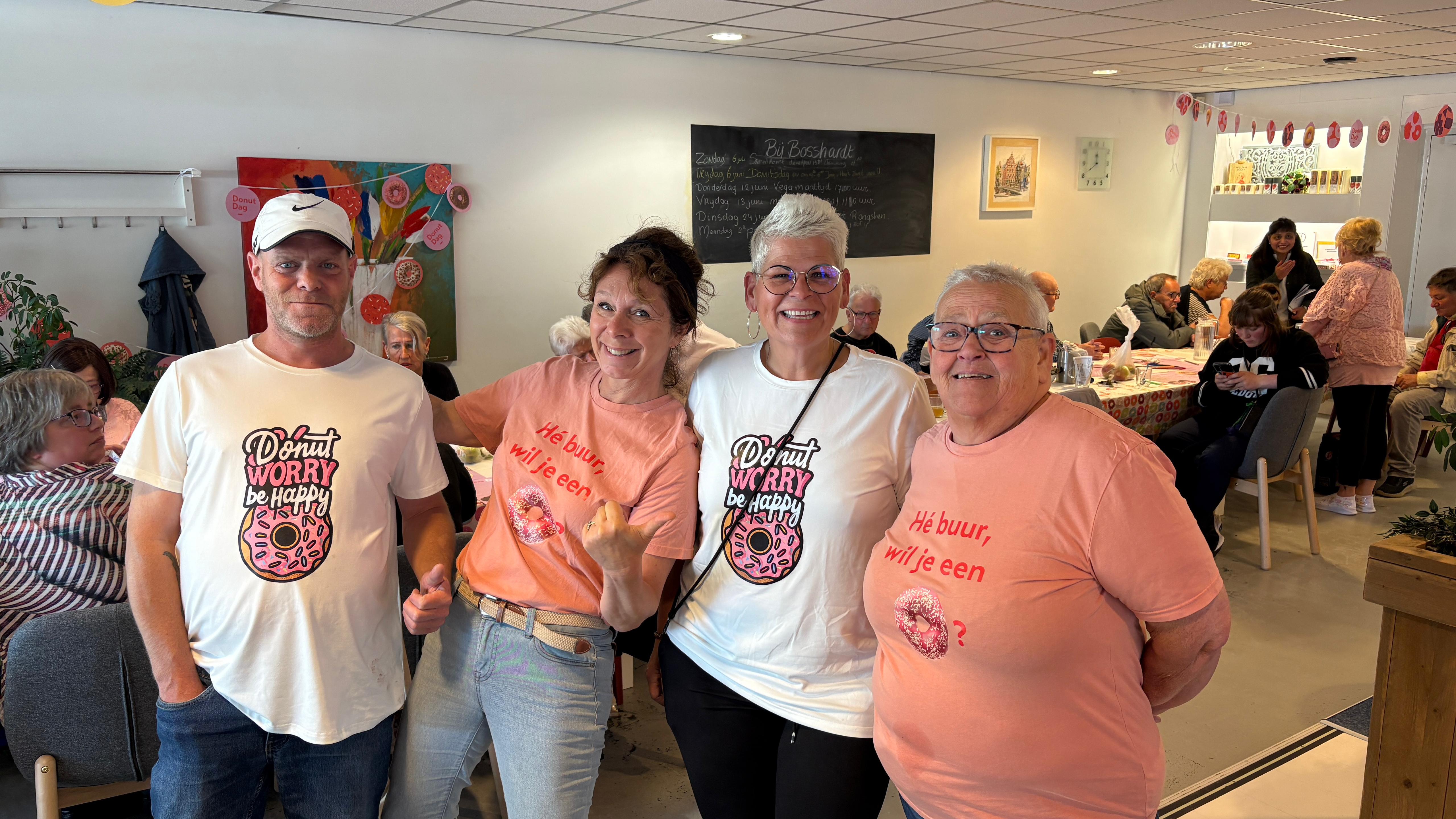 Leger des Heils deelt gratis donuts uit in Bergen op Zoom