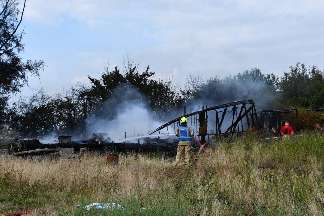 Stacaravan volledig verwoest door brand