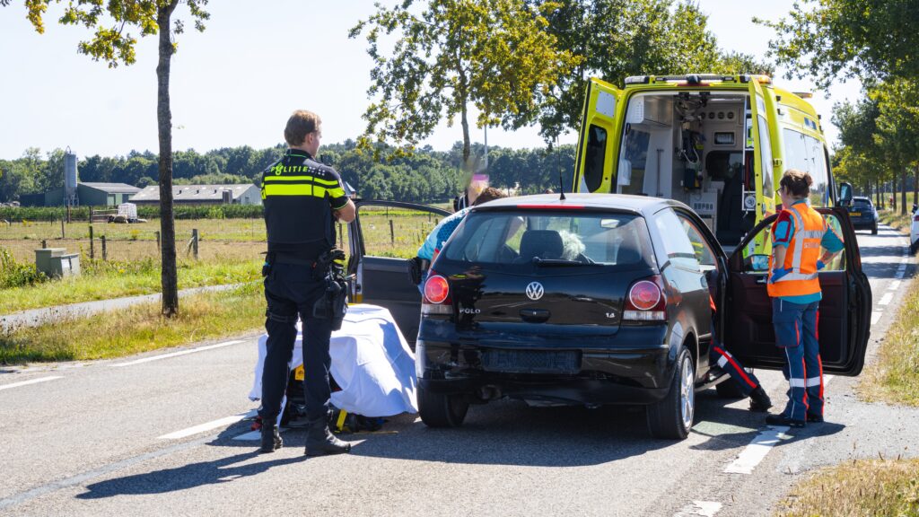 Vrouw gewond bij kop-staartbotsing Huijbergen