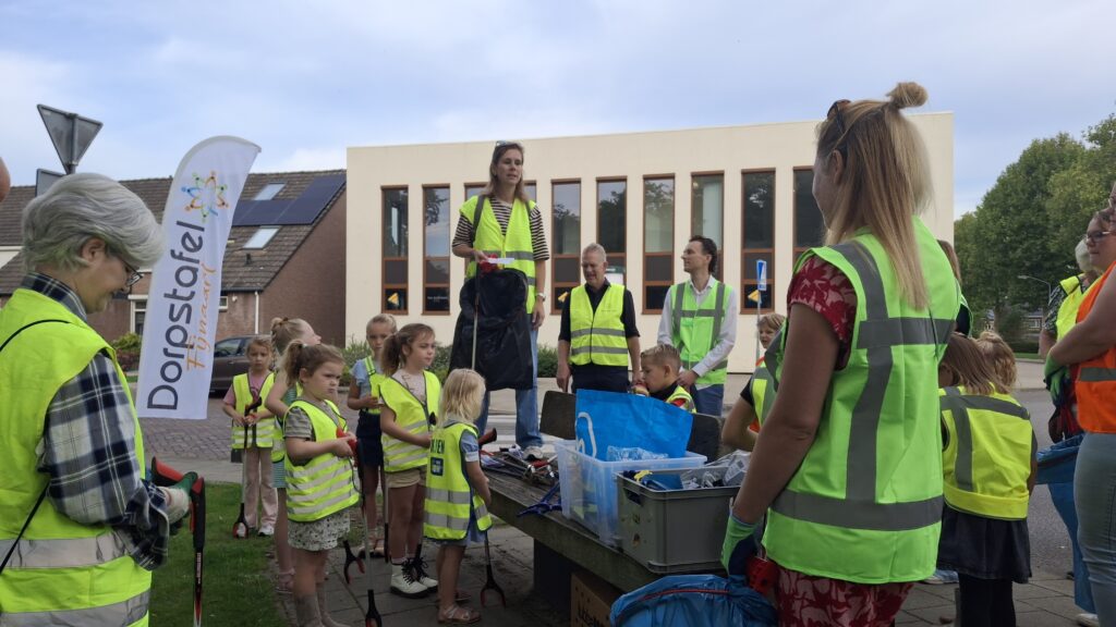 Fijnaartse straten weer schoon dankzij tientallen vrijwilligers