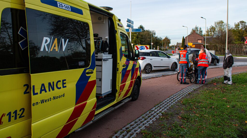 Oudere man valt met driewieler op vernieuwde kruising Wouwse Plantage