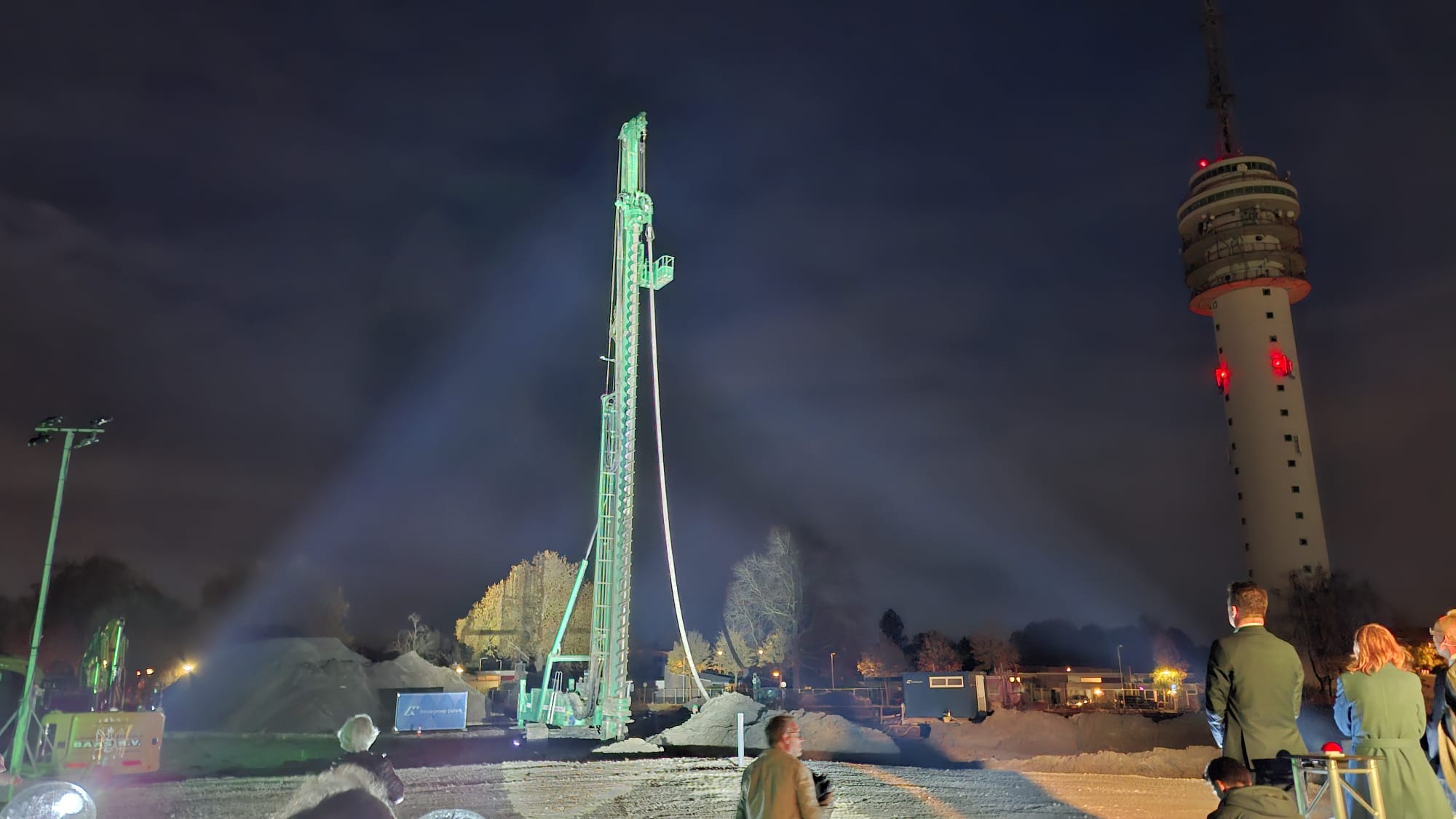 De Nieuwe Brink moet een ‘icoon’ van Roosendaal worden: eerste paal de grond in