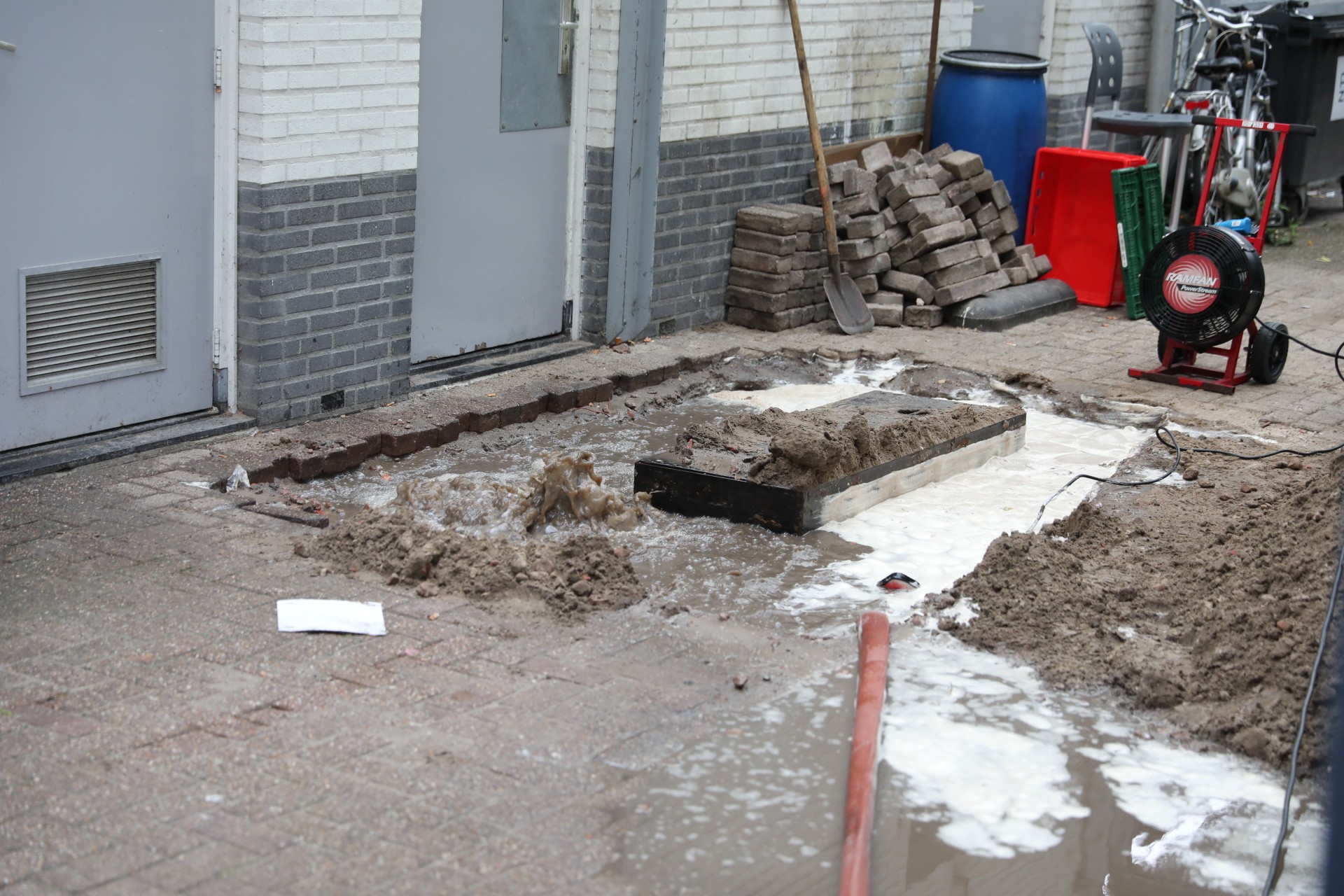 Lekkage aan gas- en waterleiding door graafwerkzaamheden