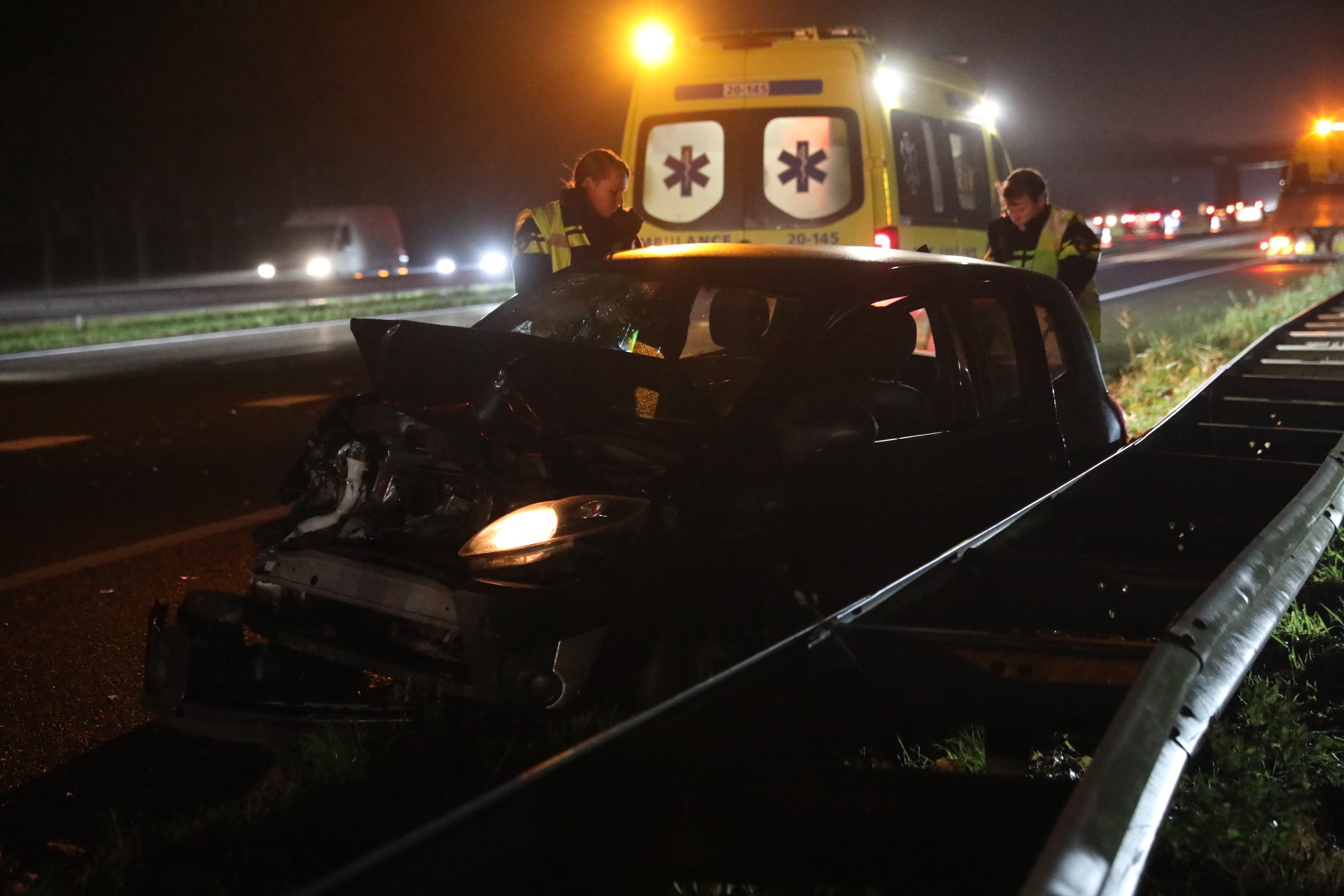 Botsing met twee auto’s leidt tot file op A58