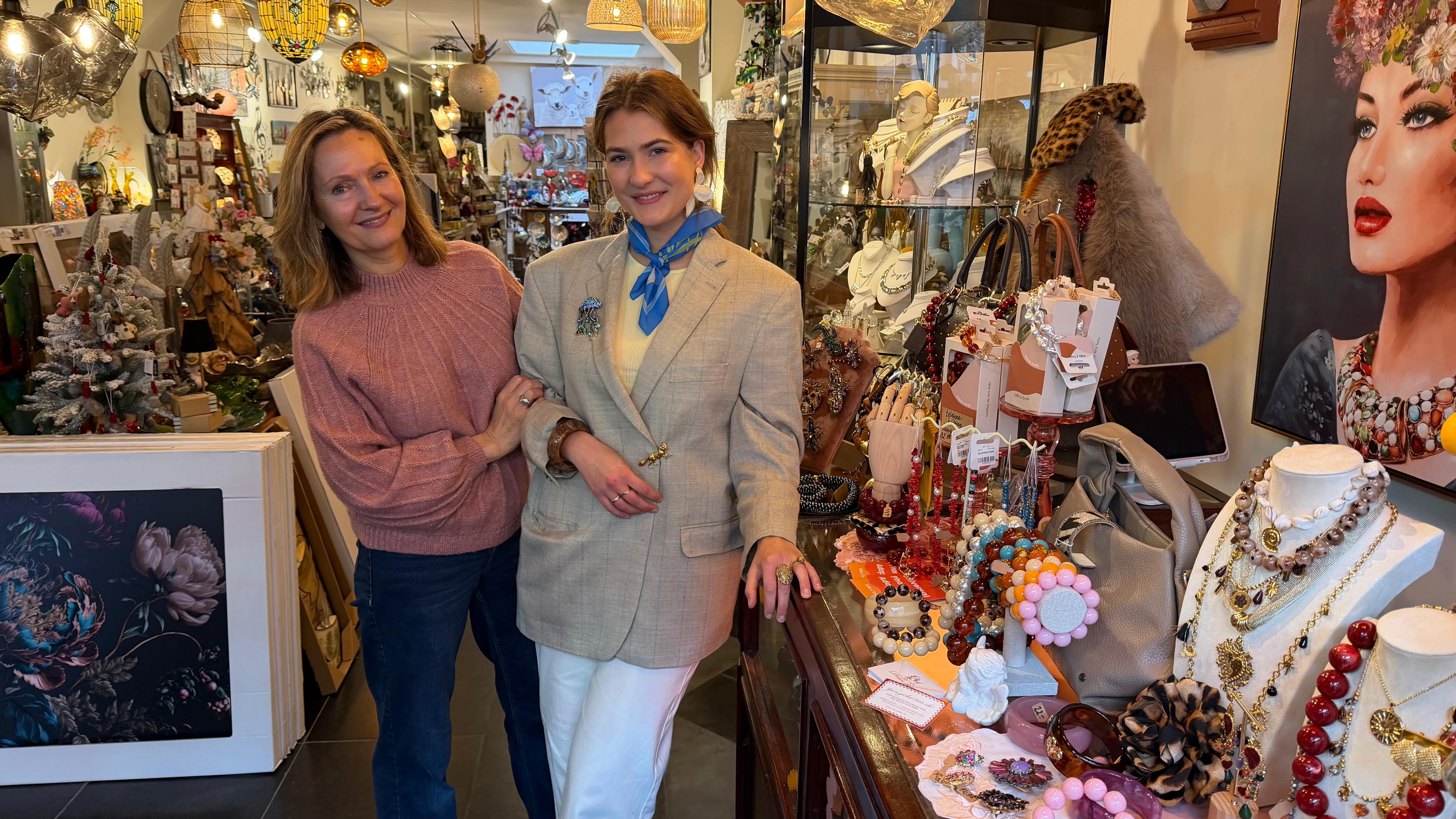 Als vierde generatie begint Noëlle (21) haar eigen onderneming: shop-in-shop bij moeder in de winkel