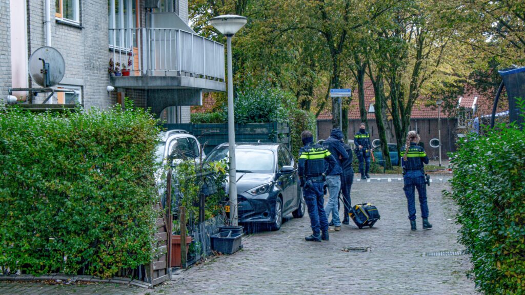 Grote Politie Inval Infanteriestraat in Bergen op Zoom