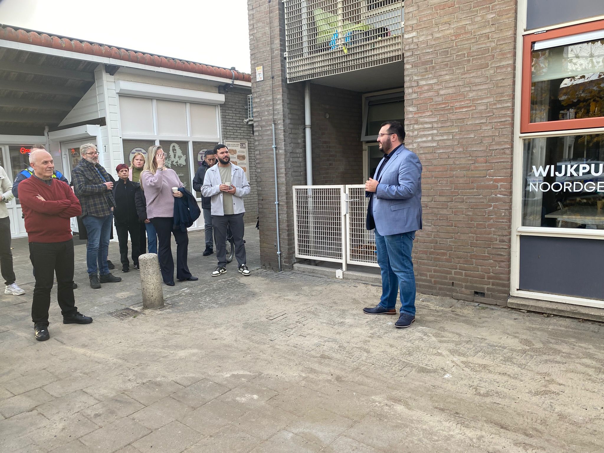 Noordgeest heeft nu éindelijk z’n wijkpunt: ‘Een hart voor de buurt’