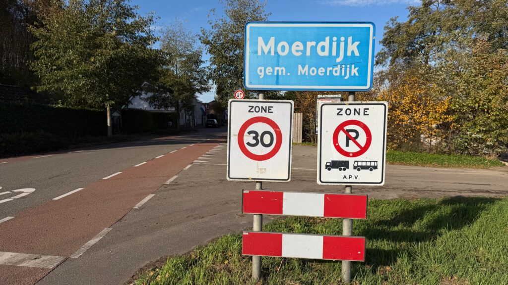 Petitie voor behoud dorp Moerdijk vaker ondertekent dan dat er inwoners zijn