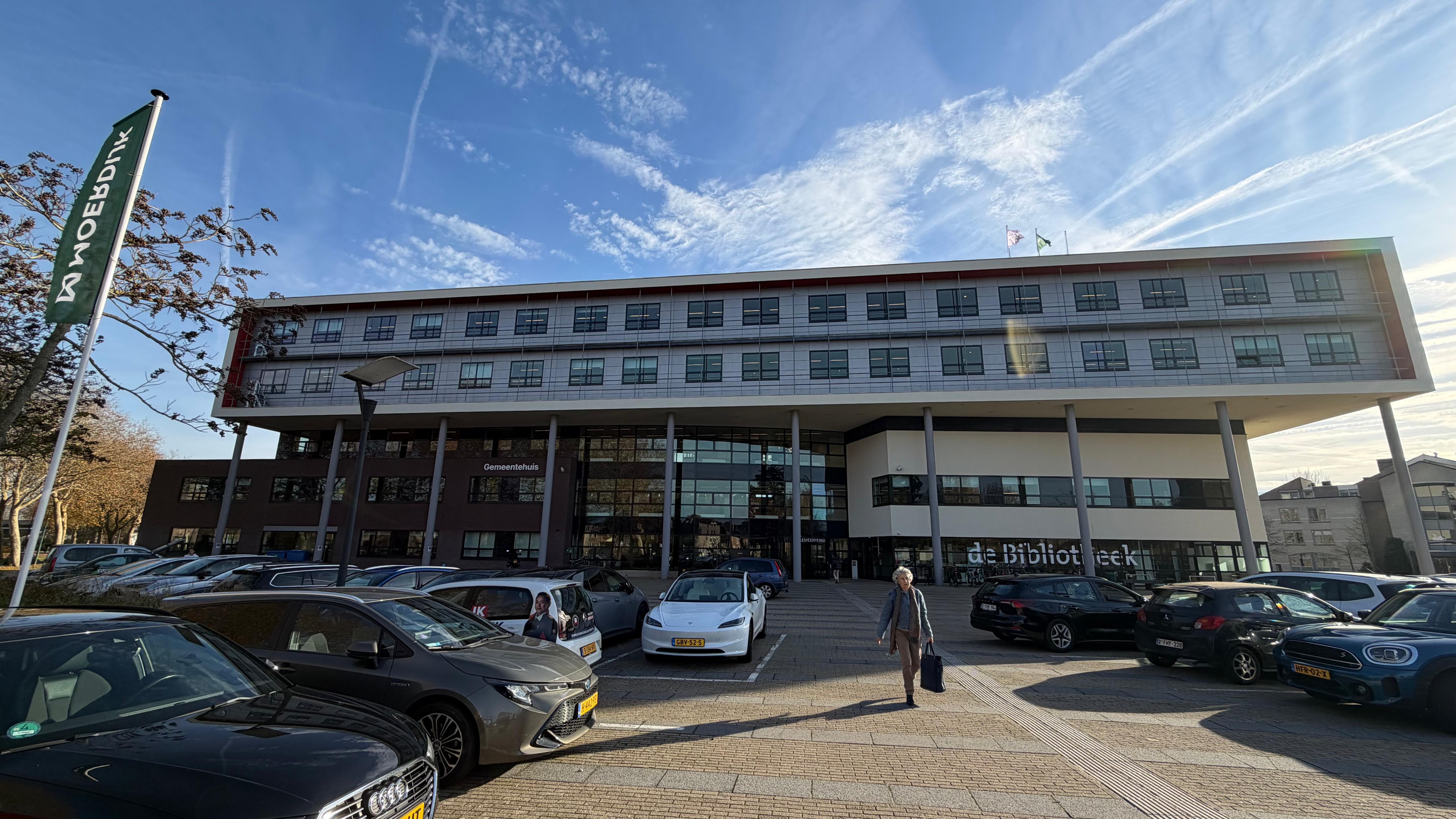 Initiatief jeugdpas stuit op kritiek van raad Moerdijk: ‘Waaromvraag nog niet beantwoord’