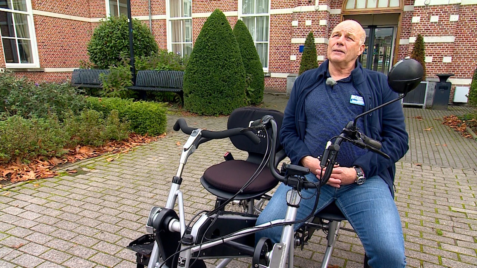 Bronek brengt ouderen in Zundert in beweging met de duofiets