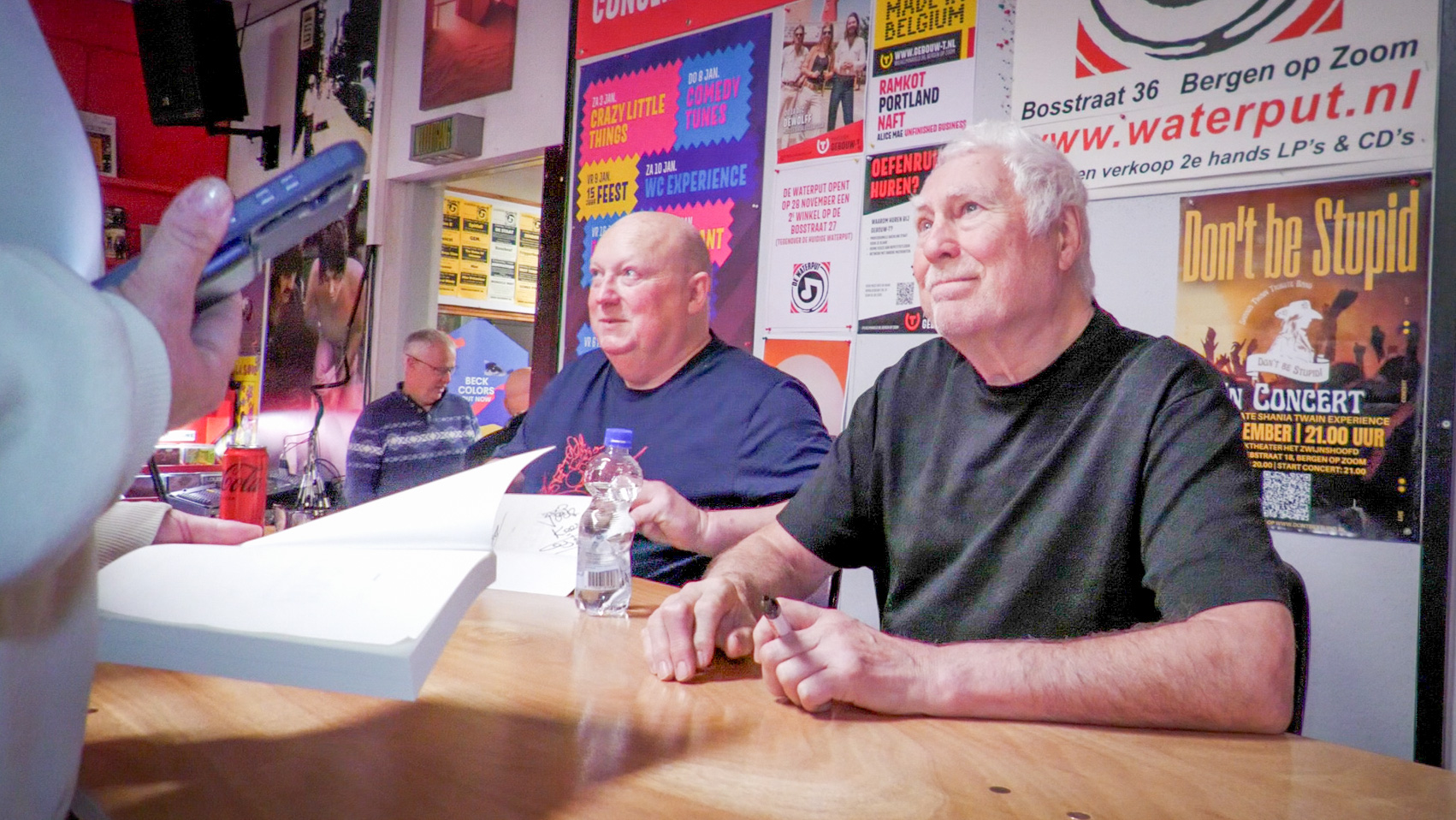 Golden Earring drummer Cesar Zuiderwijk presenteert biografie in Bergen op Zoom