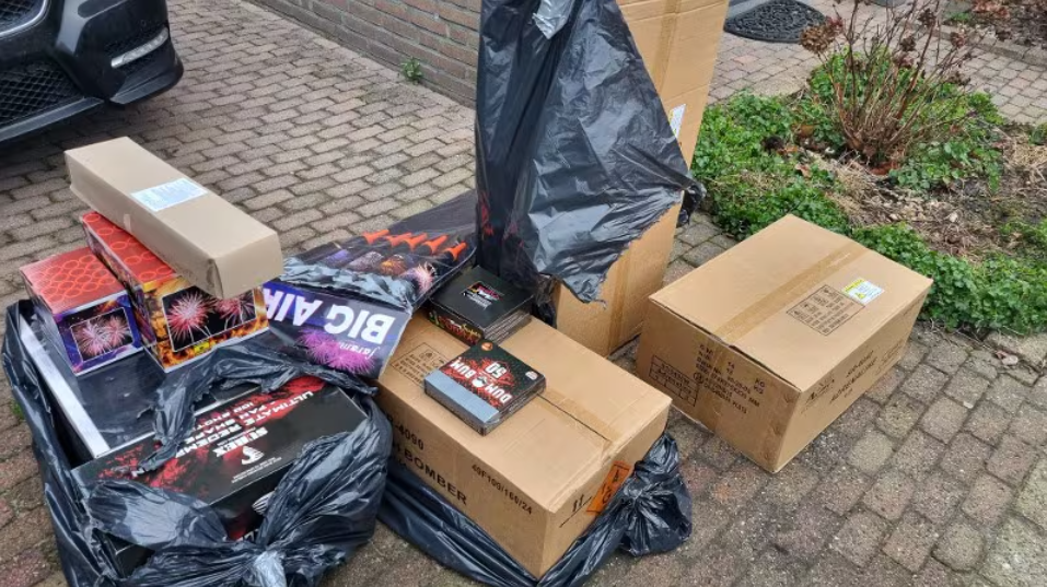 Politie neemt op meerdere plekken illegaal vuurwerk in beslag na meldingen