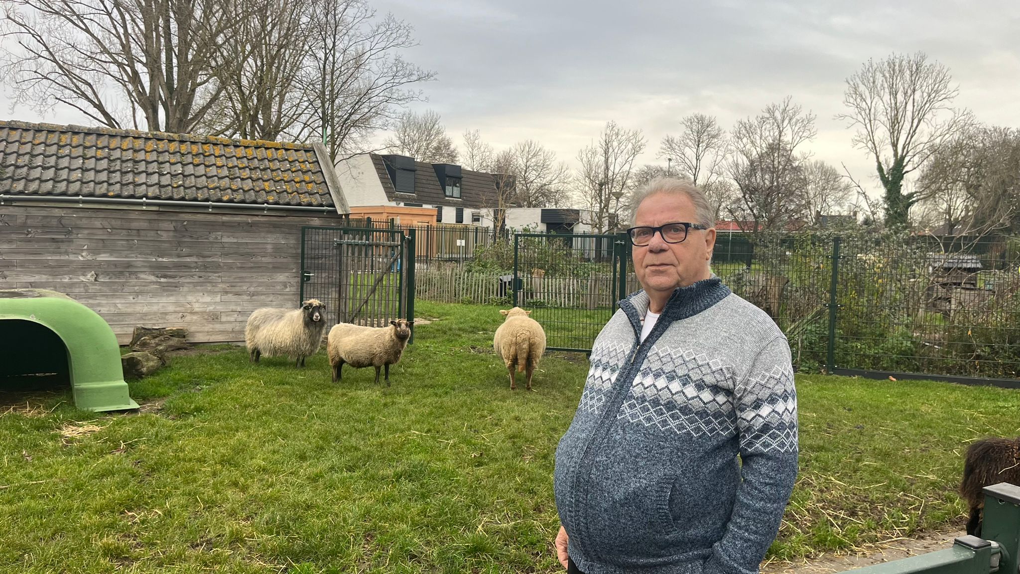 Frans neemt na tientallen jaren afscheid van de kinderboerderij in Zevenbergen