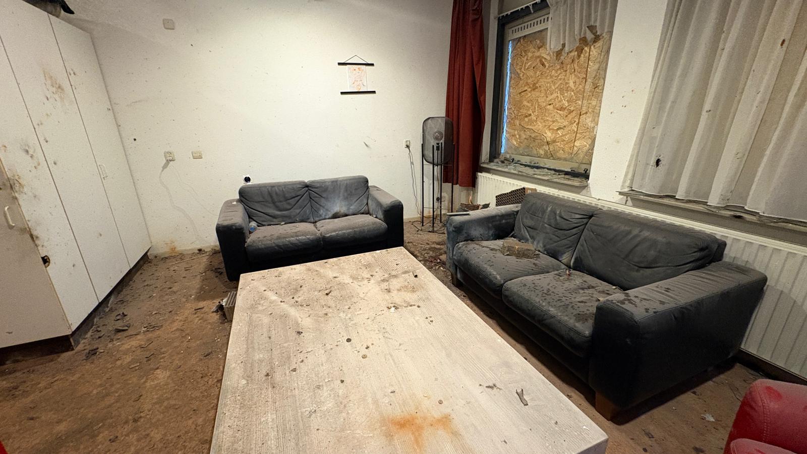 Jongeren gooien vuurwerk in appartement van Martin: ‘Oorlogszone’