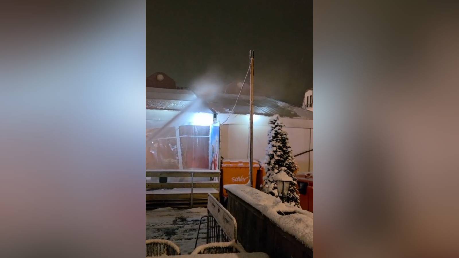 Brandweer voorkomt dat dak schaatsbaan Hoogerheide instort door sneeuw