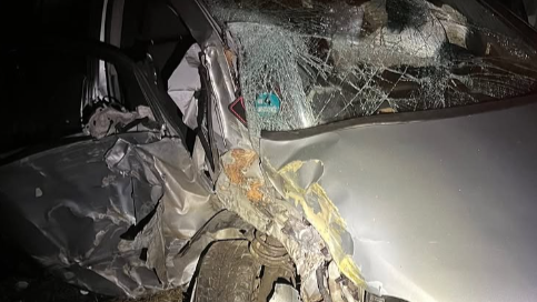 Beschonken automobilist rijdt auto compleet kapot