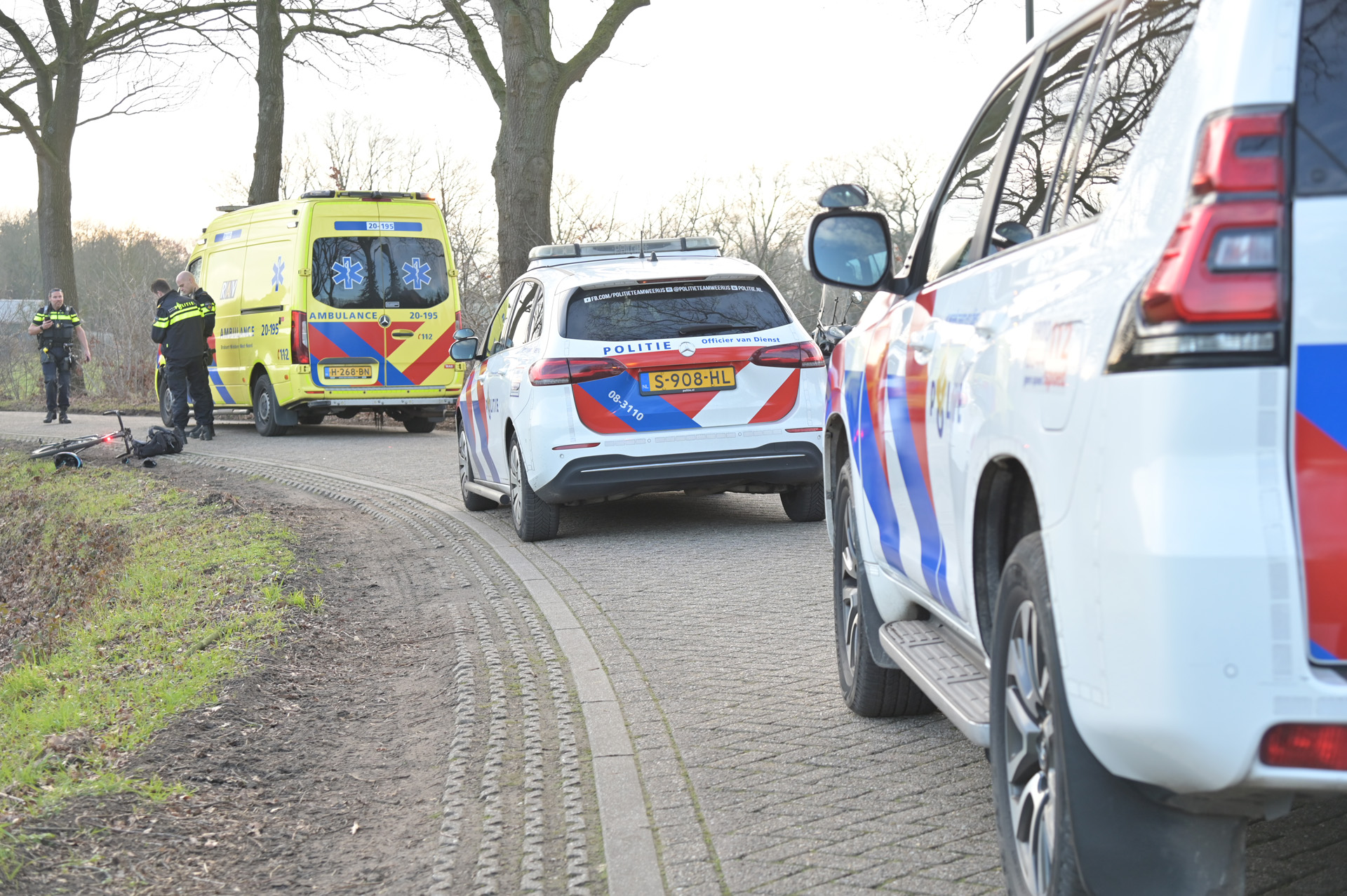 Fietser gewond na botsing met stalen balk die achterop tractor uitsteekt