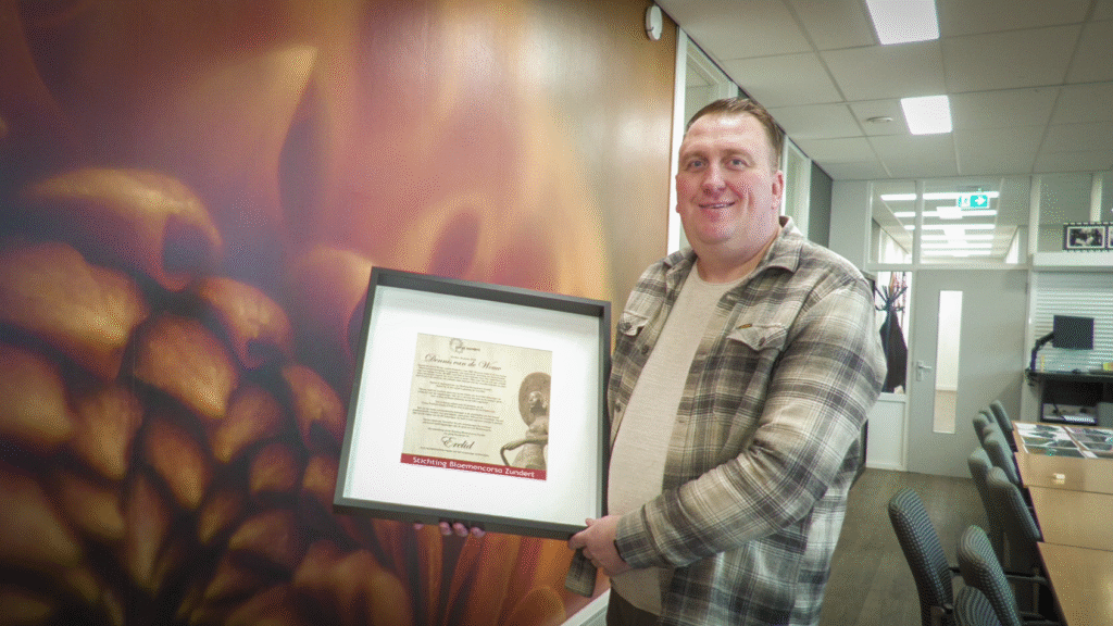 Dennis van de Wouw benoemd tot erelid van Bloemencorso Zundert