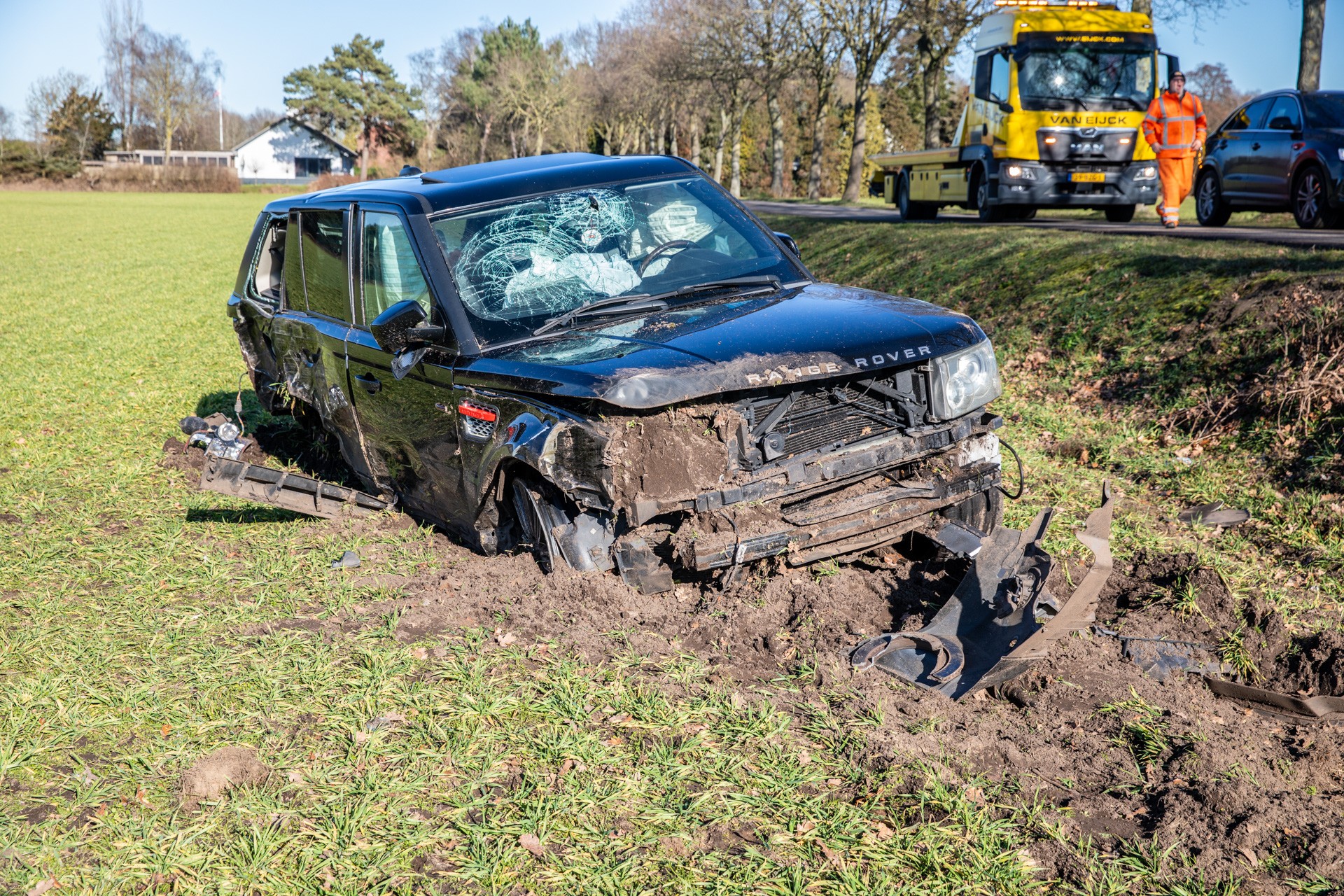 Vrouw ramt drie bomen bij eenzijdig ongeval in Rucphen