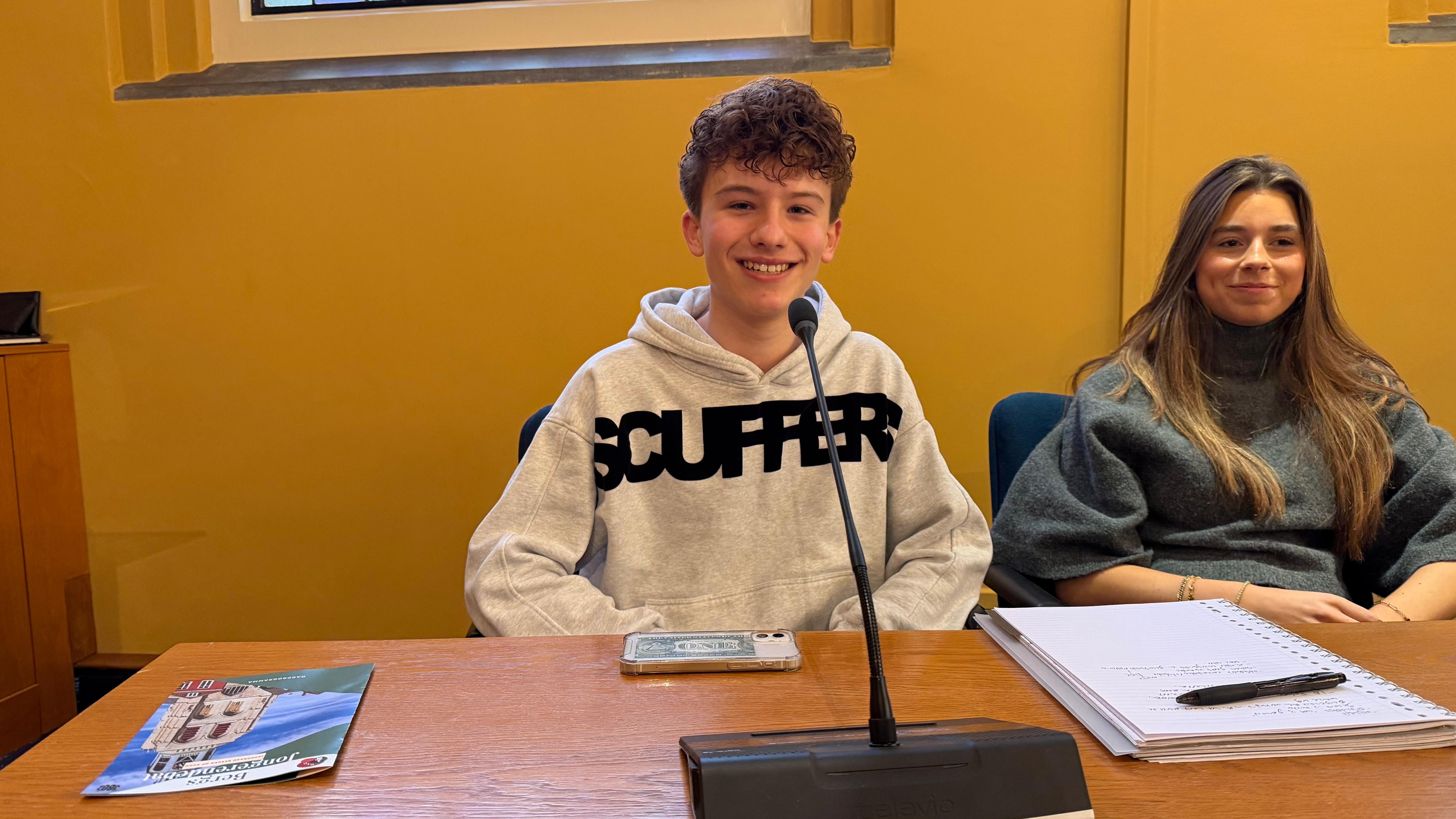 Jongeren fel in debat: ‘Leuk dat je tegen elkaar in kan gaan, ook al ben je bevriend’